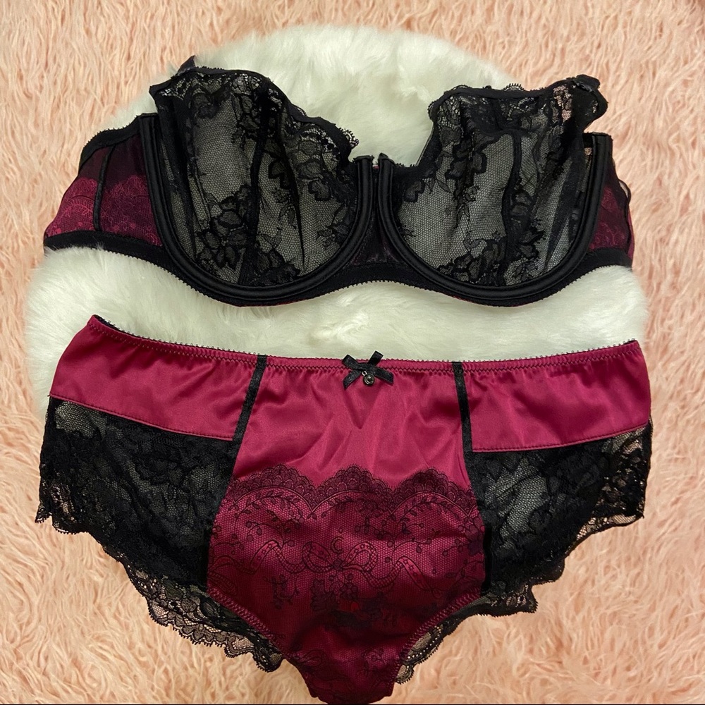 EUC Chantelle bra/Panty set 36DD/Large